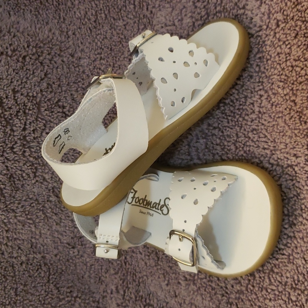 Footmates size 5 white "Ariel" sandle
